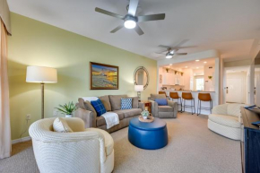 9 Mi to Beach Naples Golf Getaway with Pool Access!